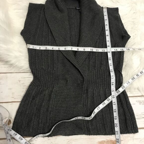 Maurice’s Gray Sweater Vest Tank‎ Cardigan Wide Collar size small - Picture 4 of 12